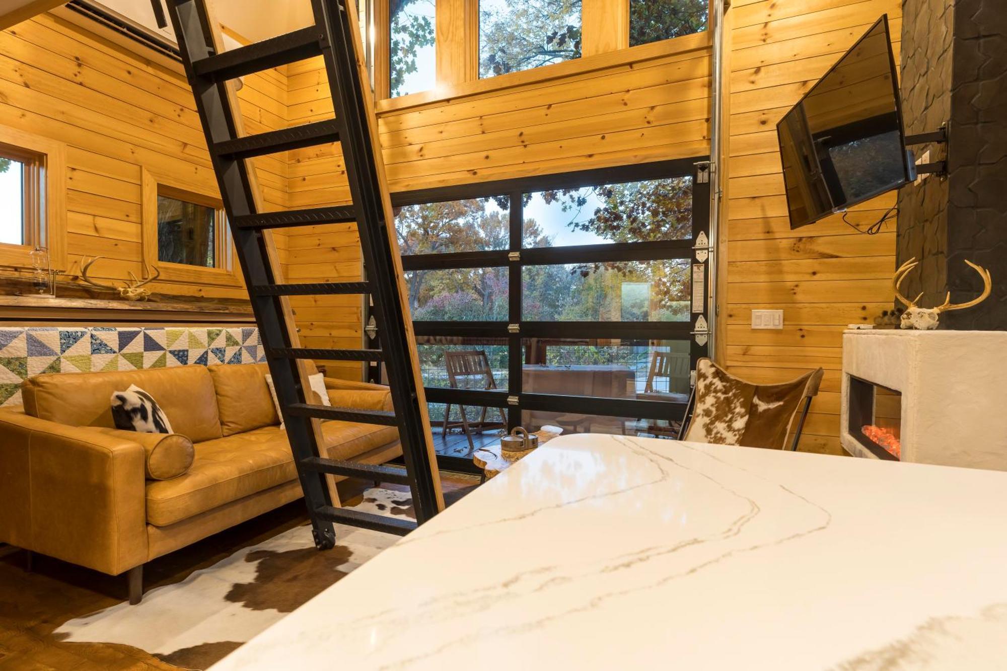 The Tree House In Bentonville Exterior photo